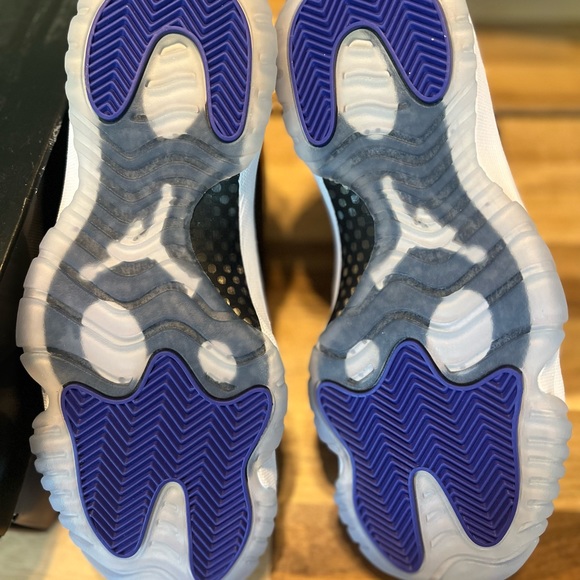 Jordan 11 Retro White/Concord Black Size US 7.5 EU 40.5 NEW IN BOX - Picture 6 of 10